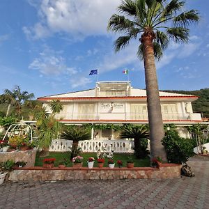 Santa Venere Apartments 